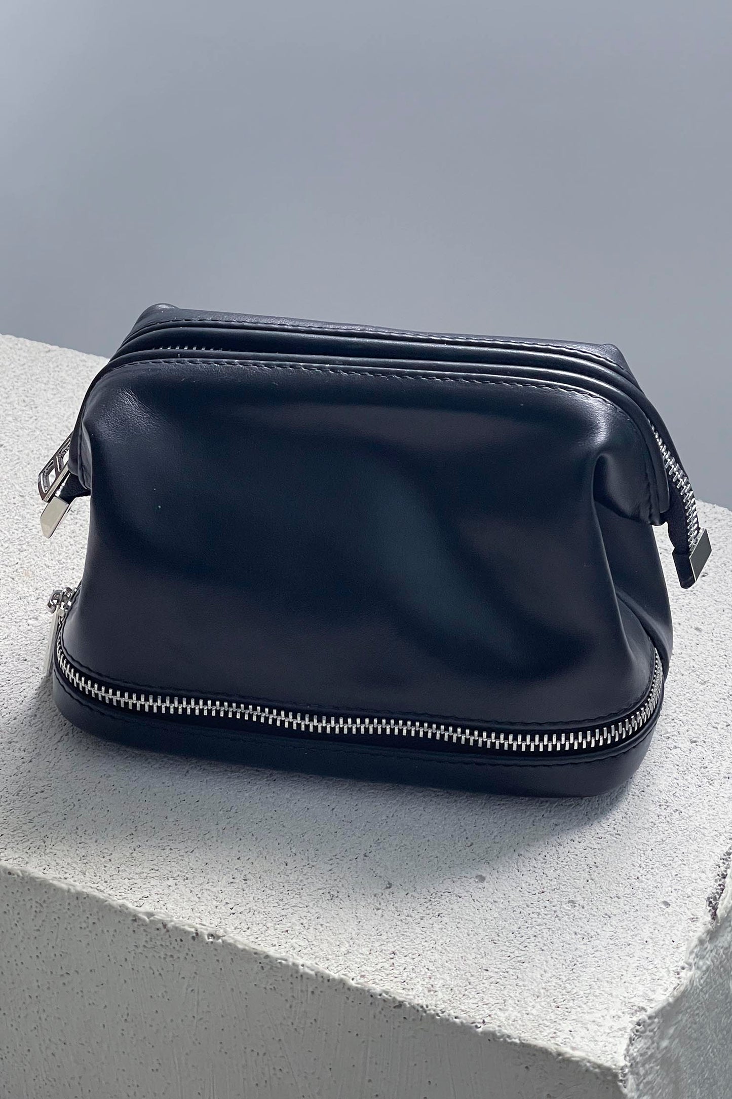 Black Smooth Leather Toiletry Bag - Full Grain Travel Dopp Kit with Zipper