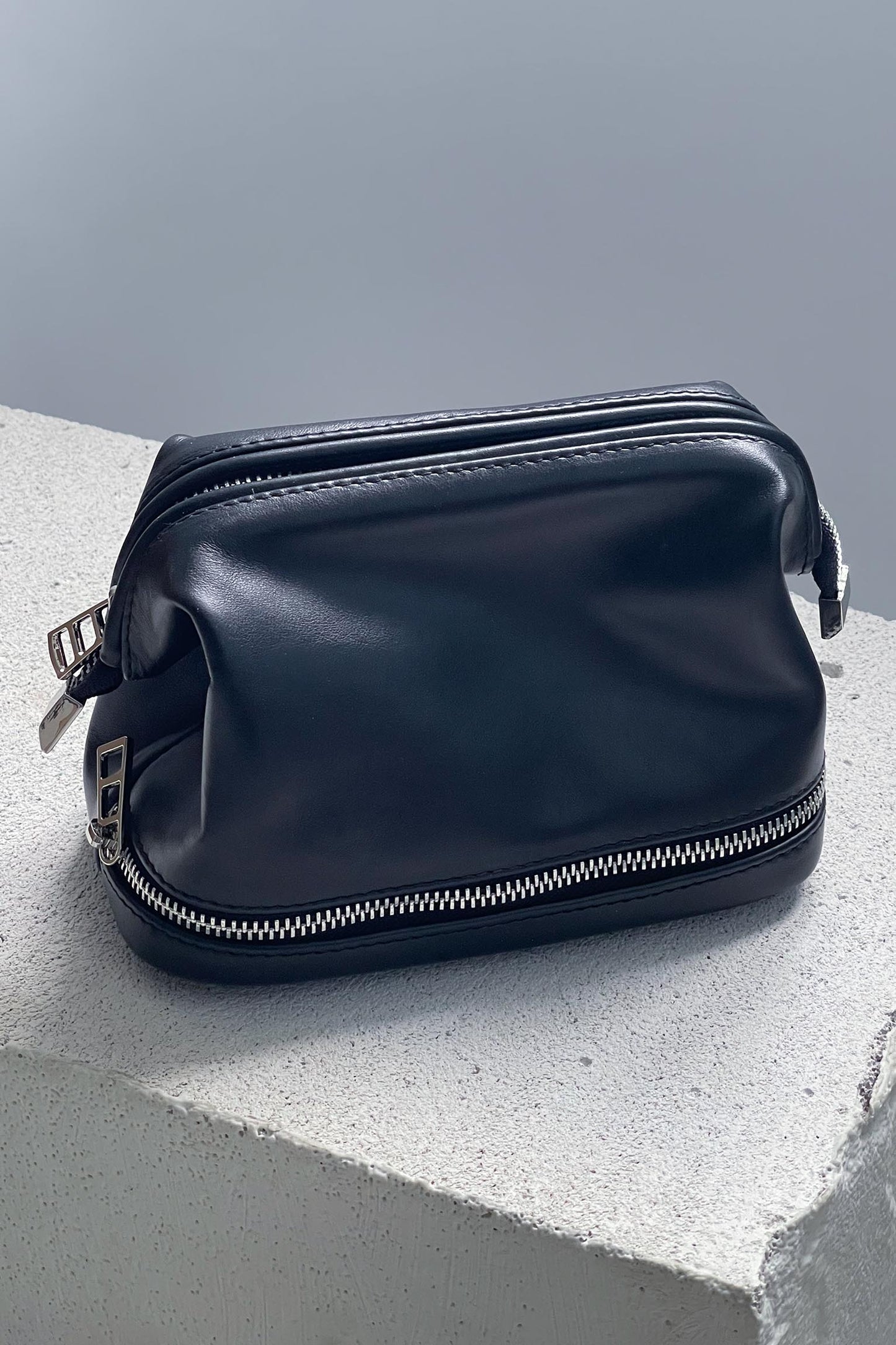 Black Smooth Leather Toiletry Bag - Full Grain Travel Dopp Kit with Zipper