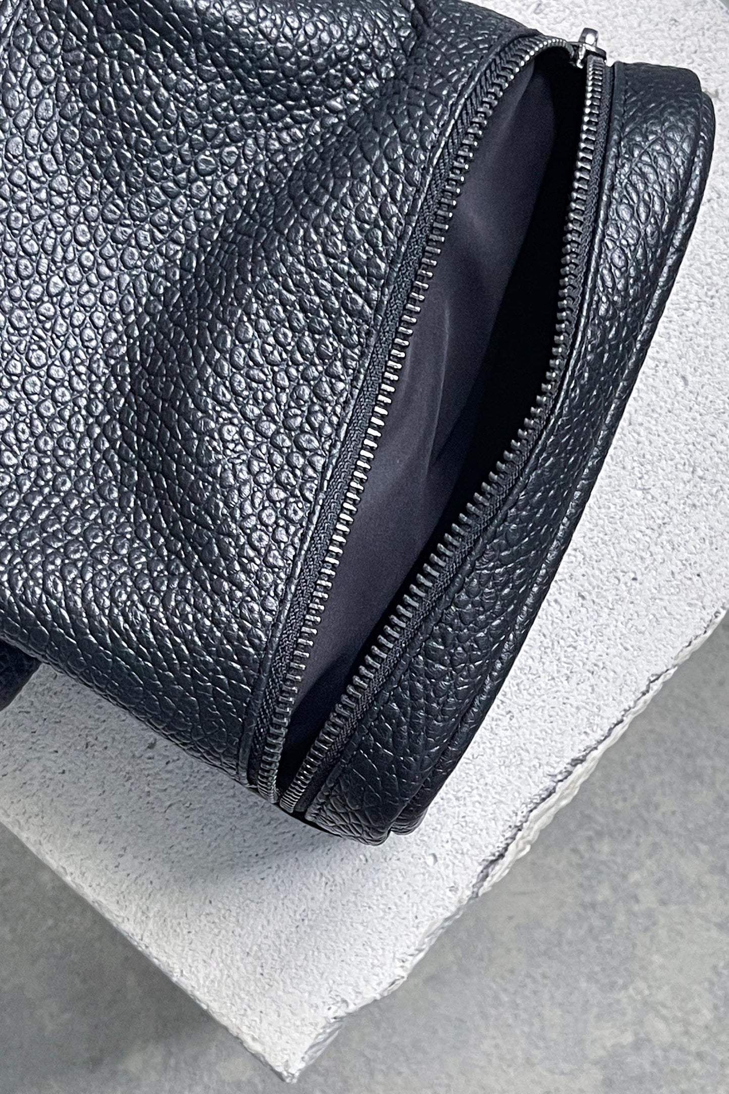 Black Pebbled Leather Toiletry Bag - Full Grain Travel Dopp Kit with Zipper