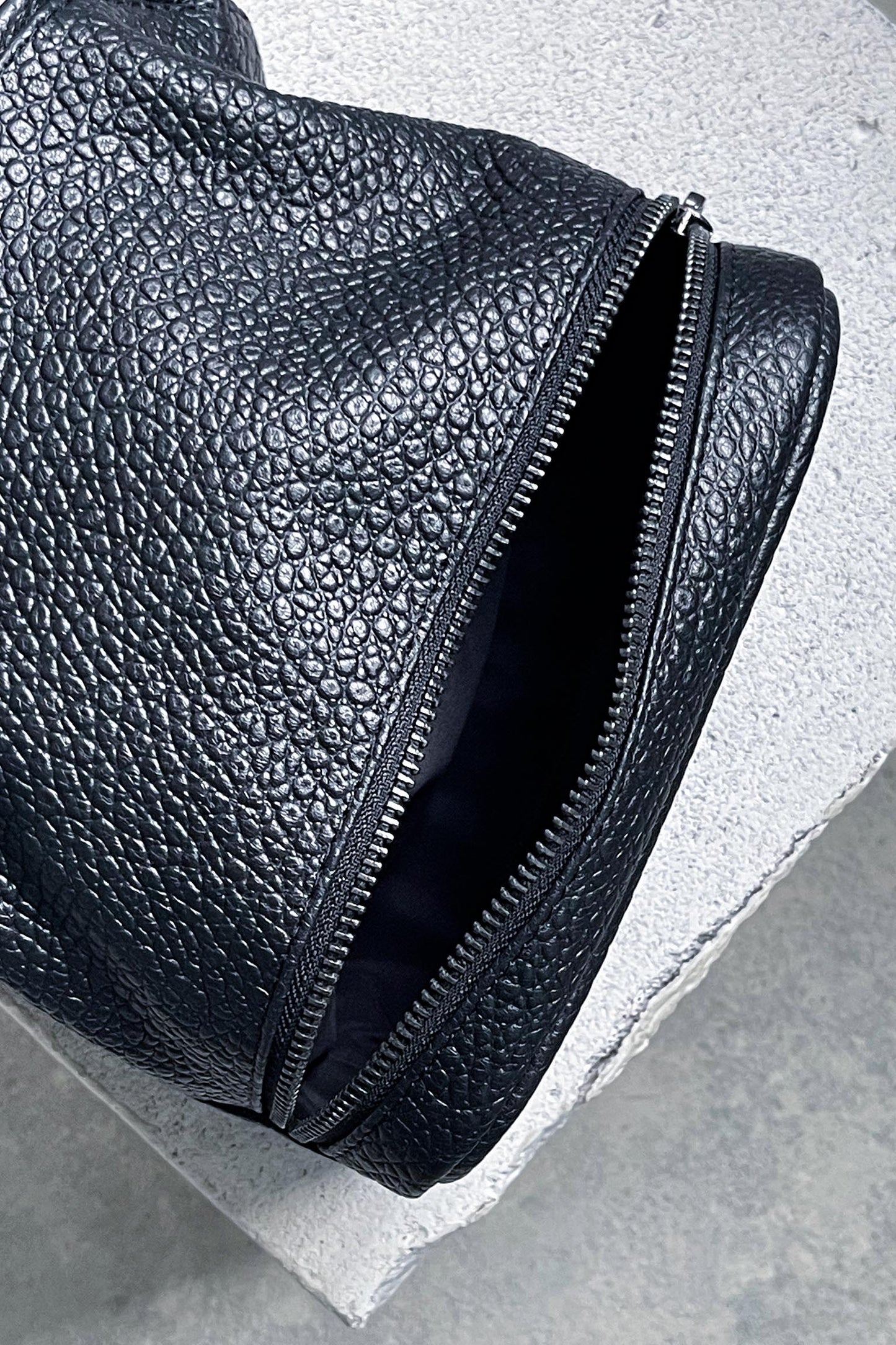 Black Pebbled Leather Toiletry Bag - Full Grain Travel Dopp Kit with Zipper