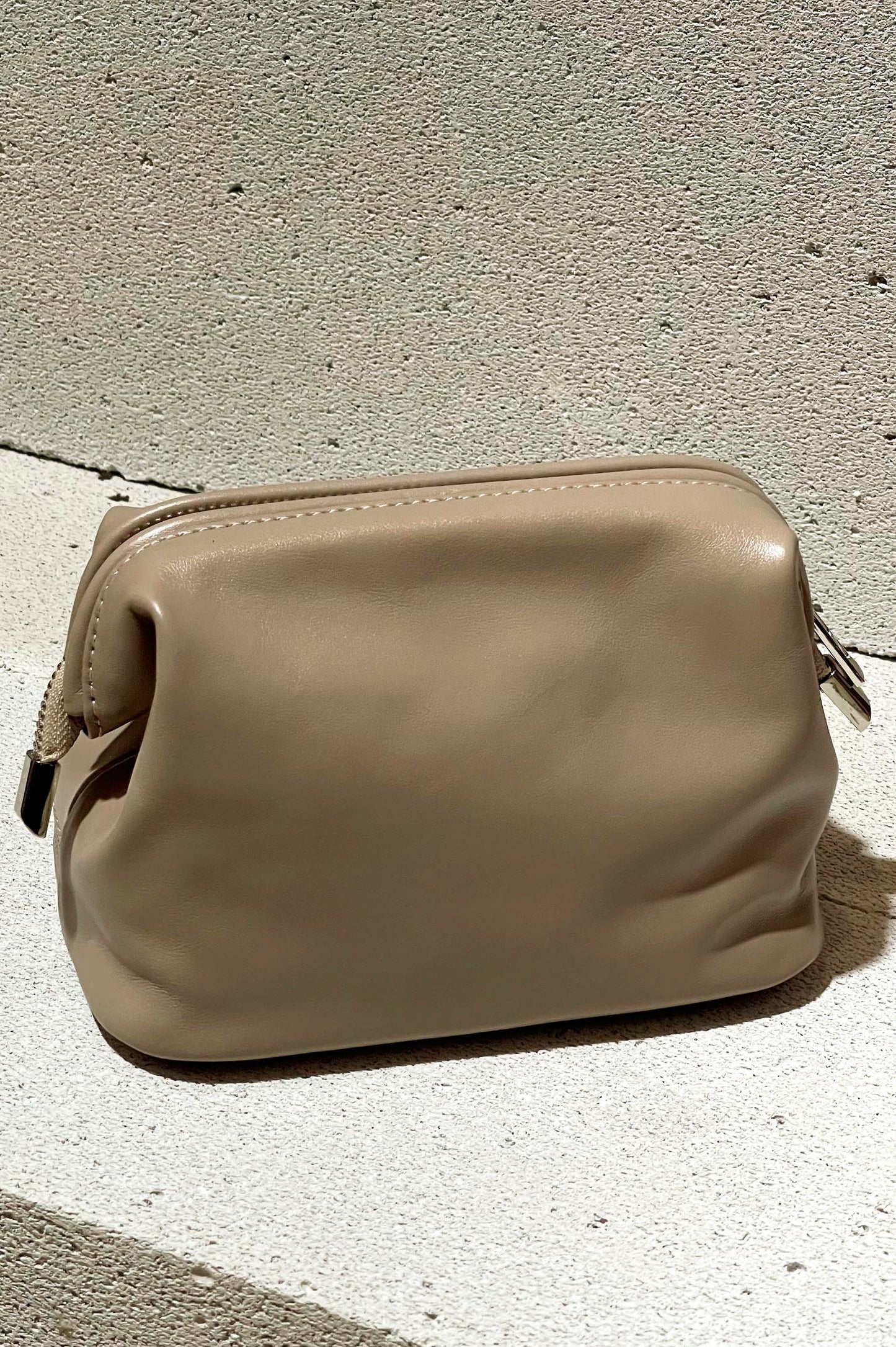 Mushroom Leather Dopp Kit - Italian Leather Toiletry Bag