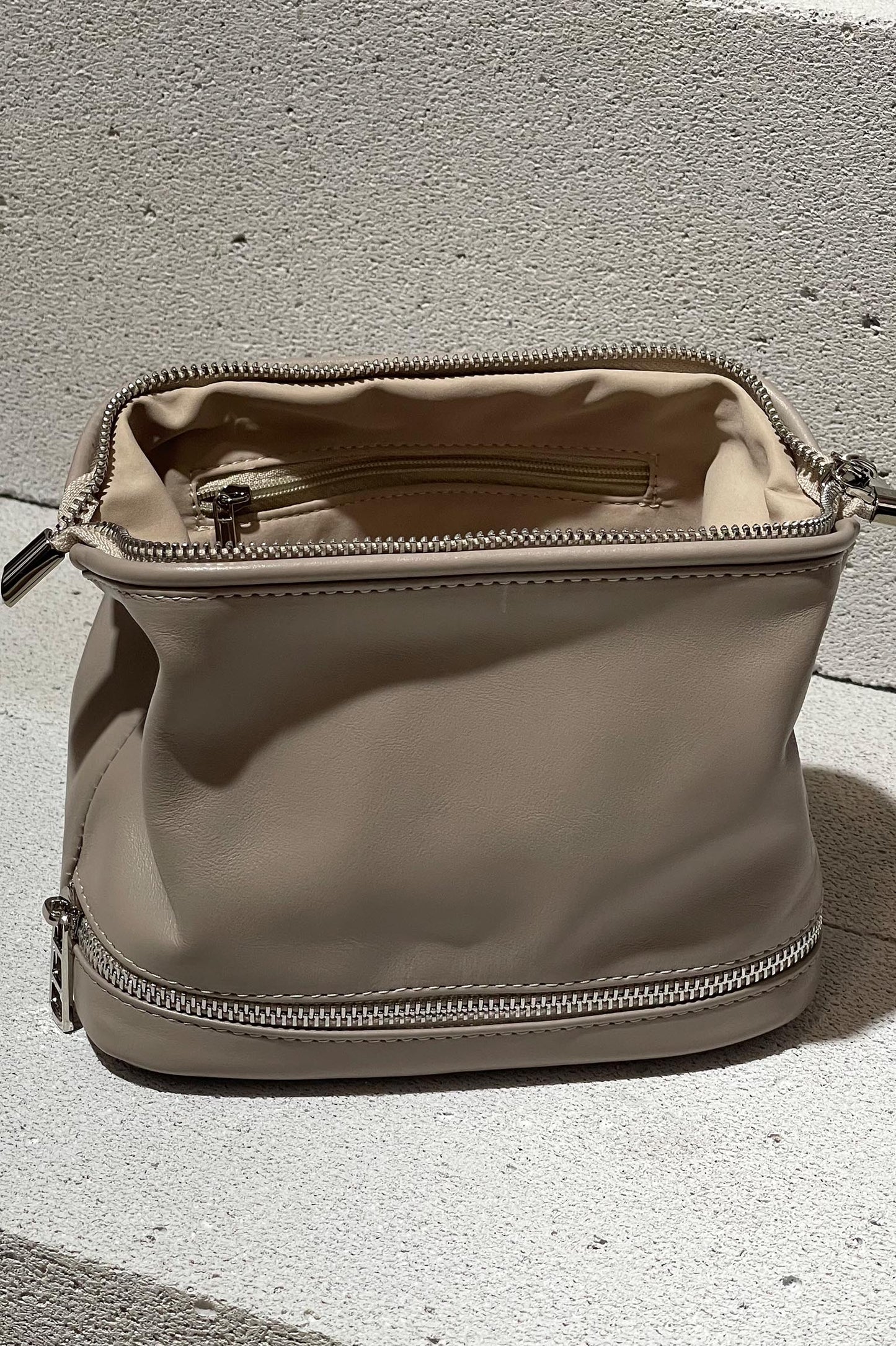 Mushroom Leather Dopp Kit - Italian Leather Toiletry Bag