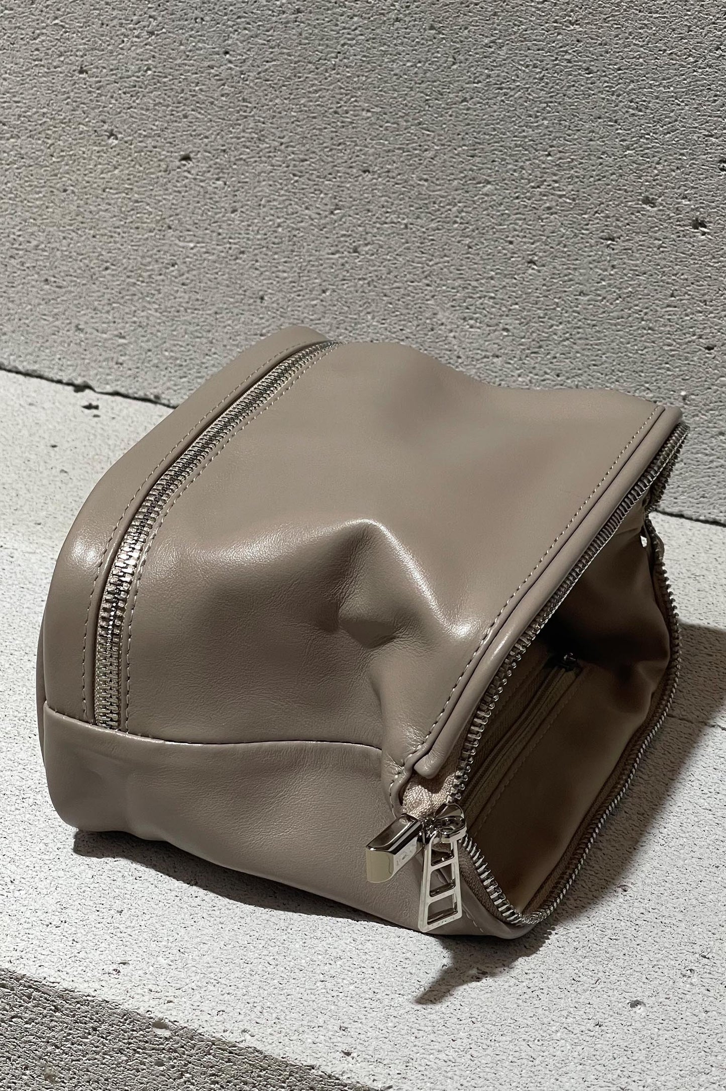 Mushroom Leather Dopp Kit - Italian Leather Toiletry Bag