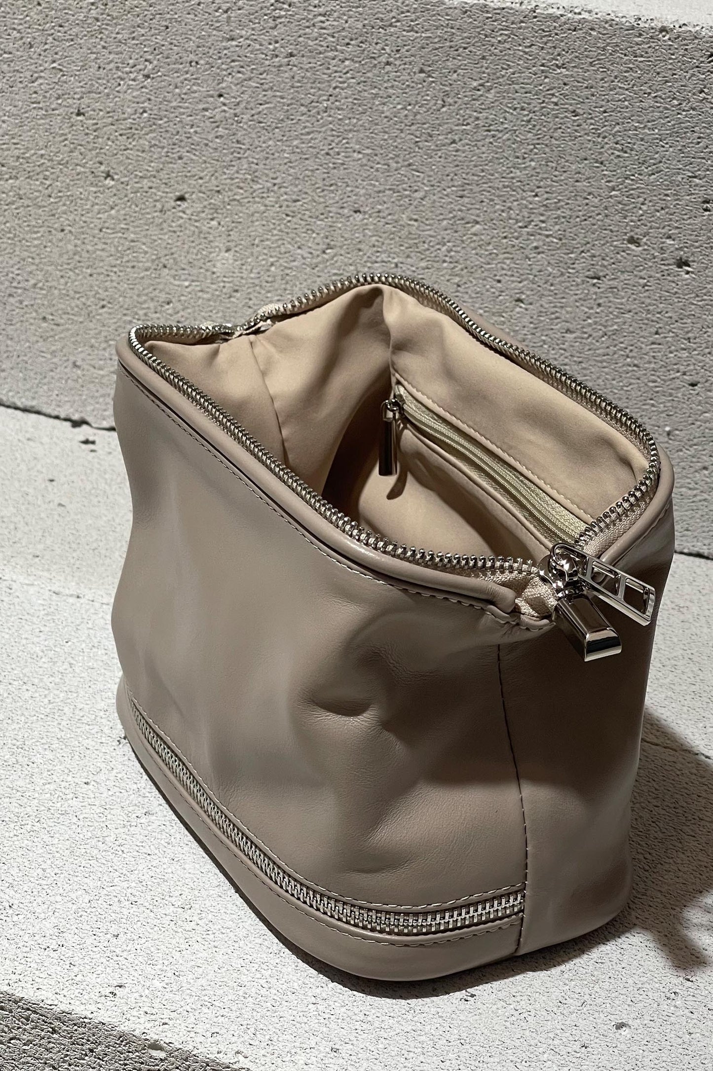 Mushroom Leather Dopp Kit - Italian Leather Toiletry Bag