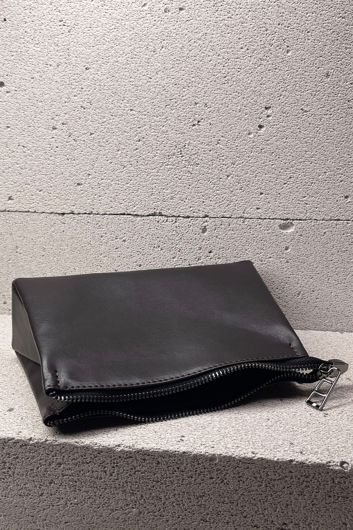 Mahogany Brown Smooth Leather Toiletry Bag - Classic Rectangular Travel Pouch