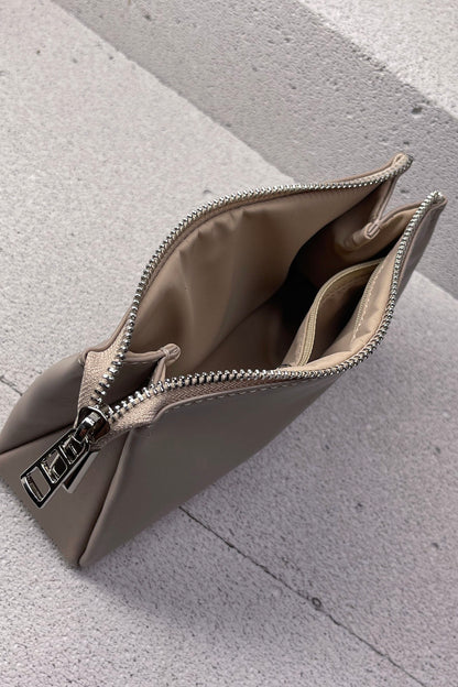 Mushroom Smooth Leather Toiletry Bag - Classic Rectangular Travel Pouch